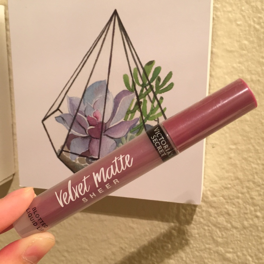 ❤️NEW VS Velvet Matte shear lipgloss